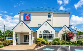 Motel 6 Chattanooga Downtown Exterior photo