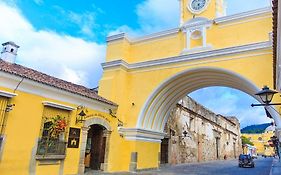 Hotel Convento Santa Catalina By Ahs Antigua Exterior photo