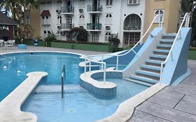 Castle By The Shore Ocho Rios Exterior photo