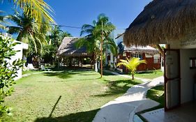 Golden Paradise Hostel Ilha Holbox Exterior photo