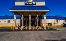 Days Inn By Wyndham Clinton Exterior photo