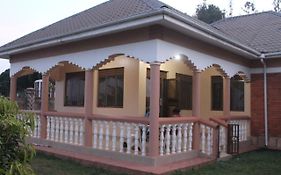 Rugira Scenic House Kampala Exterior photo