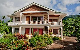 Villa De Roses Beau Vallon (Mahe) Exterior photo