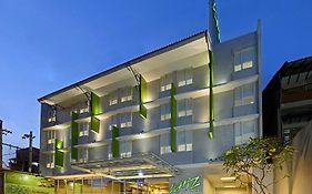 Whiz Hotel Malioboro Jogjacarta Exterior photo