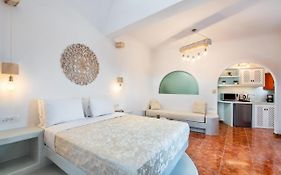 Nectarios Villa - Studios & Suites Adults Only Fira (Santorini) Exterior photo