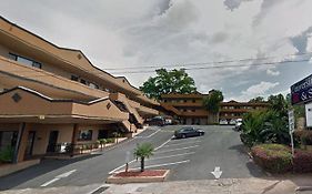 University Inn And Suites Tallahassee Exterior photo