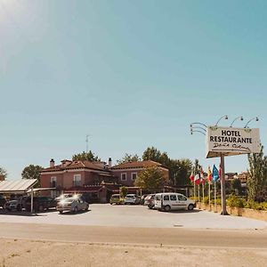 Hotel Dona Carmen Tordesilhas Exterior photo