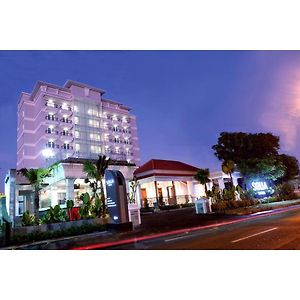 Solia Hotel Yosodipuro Surakarta (Solo) Exterior photo