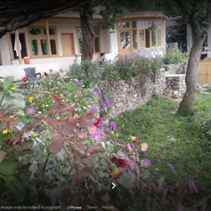 Mountain Refuge Guest House Karimabad (Hunza) Exterior photo