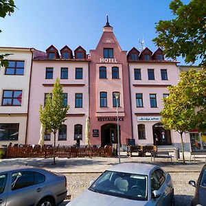 Hotel U Labute Zďár nad Sázavou Exterior photo