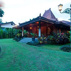 Alam Jogja Resort Mitra Reddoorz Yogyakarta Exterior photo