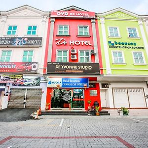 Oyo 89332 De Hotel Teluk Intan Exterior photo