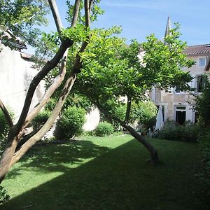 Le Magnolia La Rochefoucauld Exterior photo