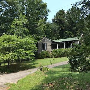 Artist Cottage Anniston Exterior photo