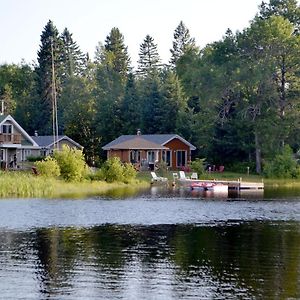 Les 4 Chalets - Le 605 Lac-Saint-Paul Exterior photo