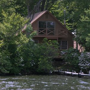 Cabin Deck House - Formidable Cabin In Laurel Island East Hampton Exterior photo