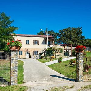 Le Pitture Casa Di Campagna Filiano Exterior photo