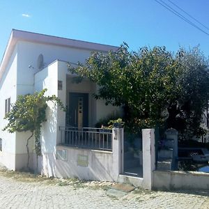 Casa Da Oliveira Milhão Exterior photo