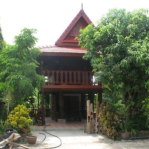 Teak House Chiang Mai Exterior photo
