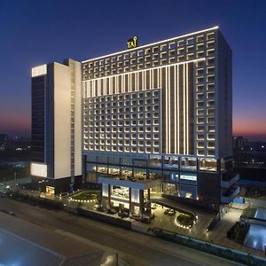 Taj Skyline Ahmedabad Exterior photo