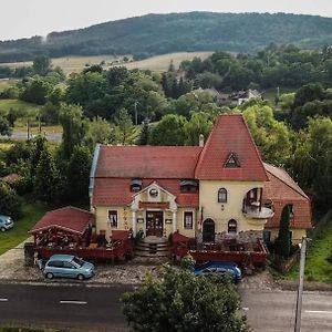 Cserhátvölgy Panzió Alsotold Exterior photo