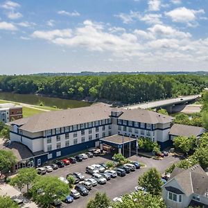 Townsquare Place Chaska Exterior photo