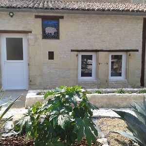 The Piggeries At La Maison Tumtum Arbre Loudun Exterior photo