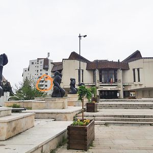 Theatre'S Backstage-Apartament In Centrul Orasului Targu Mures Exterior photo