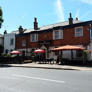 Coach And Horses Chertsey Exterior photo