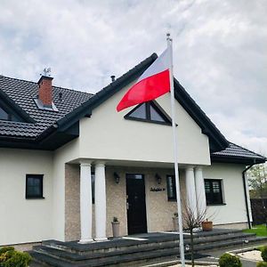 Dom Z Flaga Janowiec Exterior photo