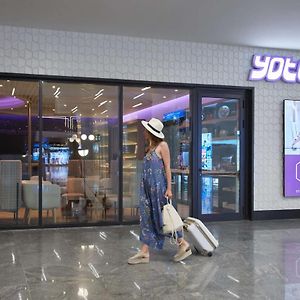 Yotelair Istanbul Airport, Duty Free - International Transit Area Istambul Exterior photo