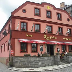 Hotel Zlatá Labuť Kraliky Exterior photo