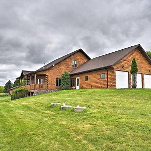 Hillside Hideaway With Hot Tub And Heated Patio! Baraboo Exterior photo