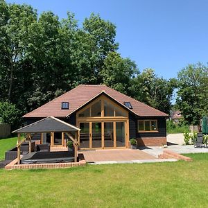 Chestnut-Lodge Is Rural, Secluded, Private With Hot Tub Maidstone Exterior photo