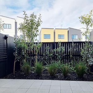 Huntington Townhouse With Patio And Parking Auckland Exterior photo