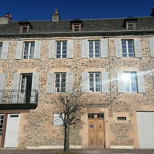 Gite Les Pieds Dans L'Olt - Ultreia Estaing (Aveyron) Exterior photo
