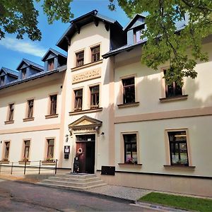 Hotel Poutní Dům Kraliky Exterior photo