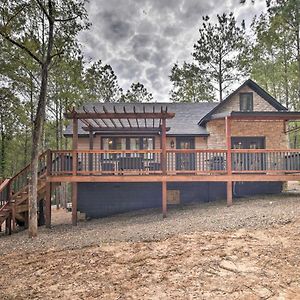 Modern Broken Bow Cabin Large Deck, Bbq And Pergola Exterior photo