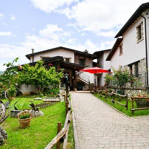 Agriturismo Valle Tezze Cascia Exterior photo