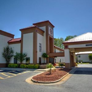 Red Roof Plus Henderson Exterior photo