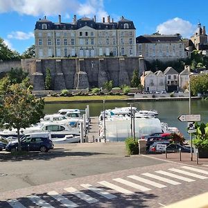 Au Logis Cosy, Vue Sur Le Port Et Le Chateau, Plein Centre, Stationnement Facile Sablé-sur-Sarthe Exterior photo