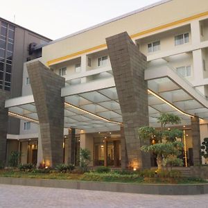 Pollos Hotel & Gallery Rembang Exterior photo