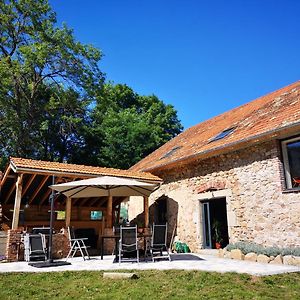 Villa La Pierre Qui Danse Le Breuil (Allier) Exterior photo