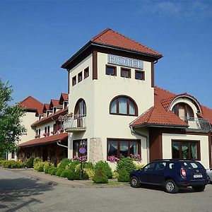 Hotel Tyniecki Cracóvia Exterior photo