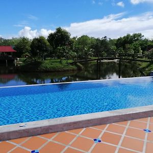 Api-Api Eco Chalet Pantai Kok Exterior photo