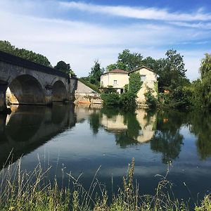 Petit Boudoir Rez De Chaussee Triac-Lautrait Exterior photo