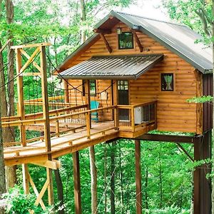 Treehouse #6 By Amish Country Lodging Millersburg Exterior photo