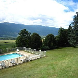 Cosy Castle With Swimming Pool Serrières-en-Chautagne Exterior photo