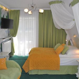 Komfortowe Pokoje Samoniówka Naleczow Exterior photo