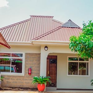 Randa Family House - Moshi Himo Exterior photo